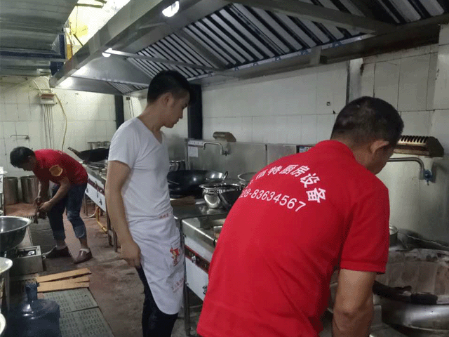 酒店草莓污视频免费下载工程现场安装图片
