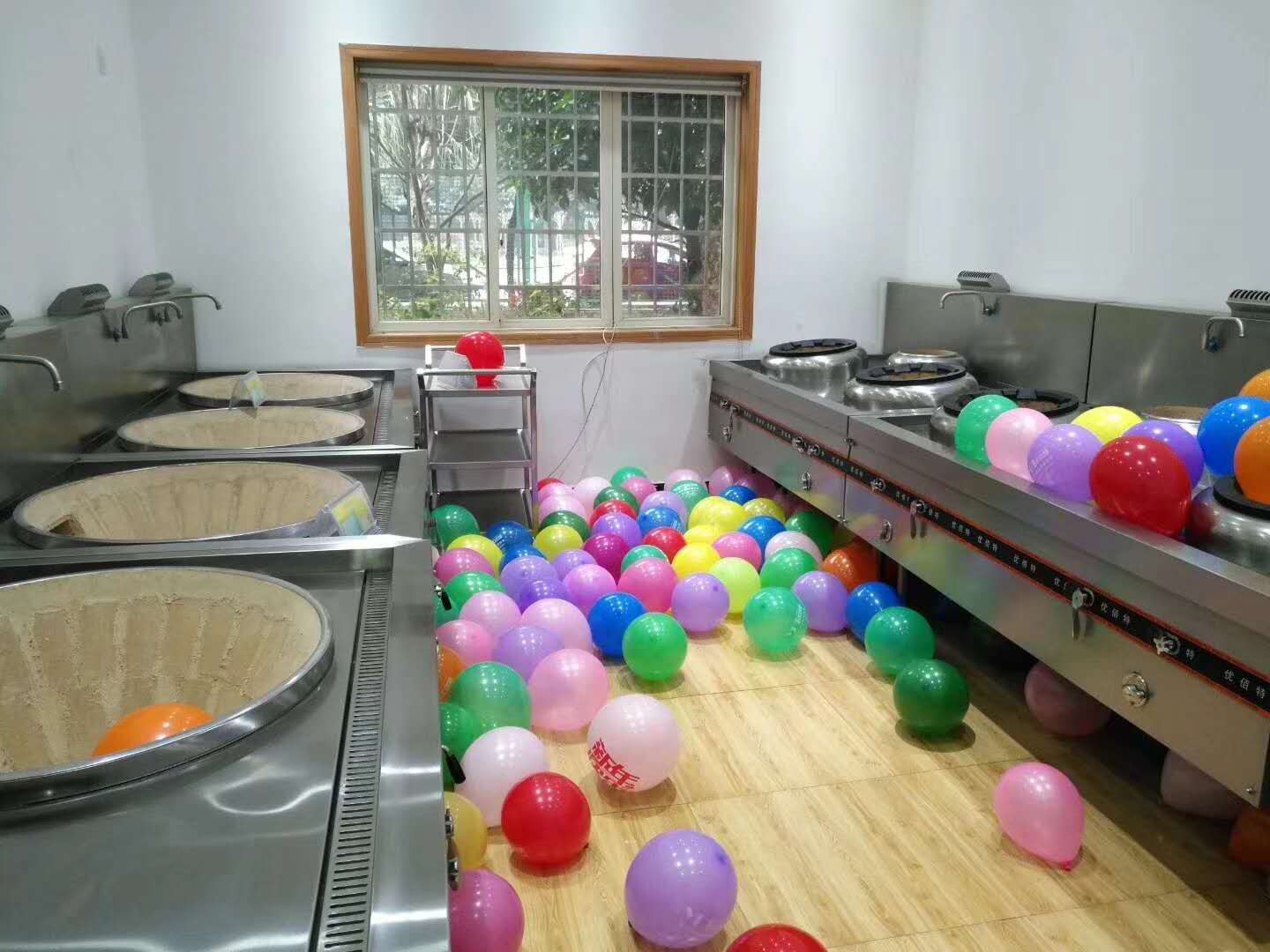 成都草莓污视频免费下载设备公司草莓视频下载APP年会筹备照片5